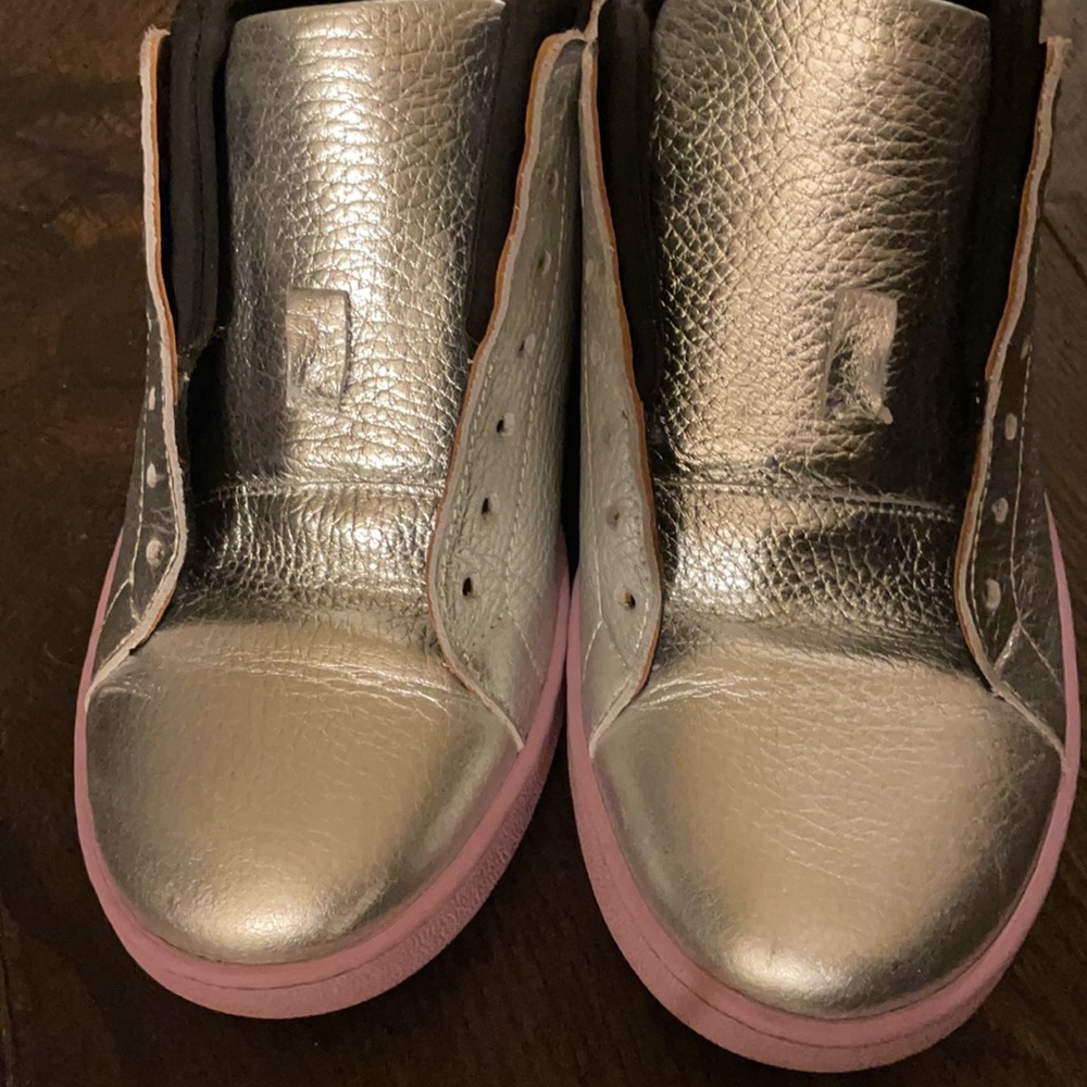 André Assous - Silver Sneakers with lavender soles - Picture 6 of 7